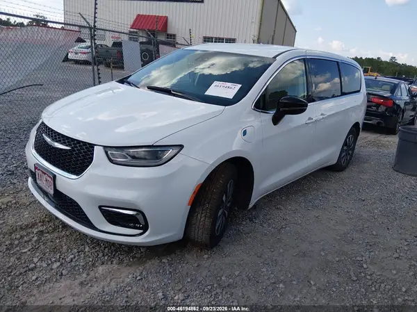 2C4RC1S73RR121851 — 2024 Chrysler Pacifica, фото 2 с аукциона IAAI 30.09.2026, Естественный износ