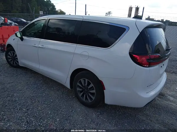 2C4RC1S73RR121851 — 2024 Chrysler Pacifica, фото 3 с аукциона IAAI 30.09.2026, Естественный износ