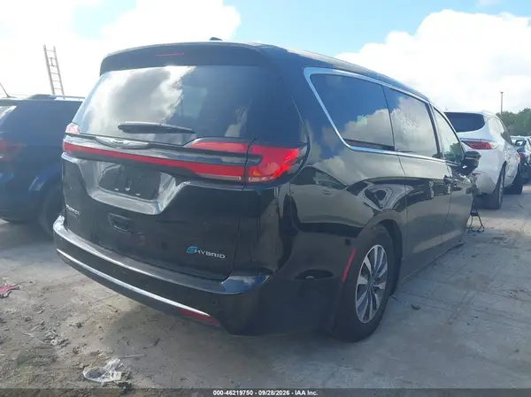 2C4RC1S73RR124085 — 2024 Chrysler Pacifica, фото 4 с аукциона IAAI, Передняя часть