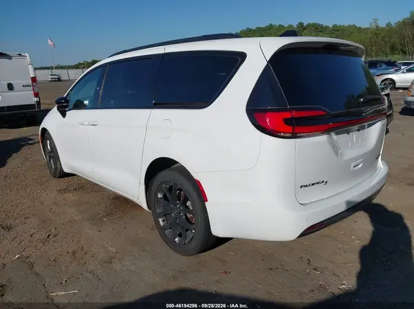 2C4RC1GG5SR584735 — 2025 Chrysler Pacifica, фото 3 с аукциона IAAI 30.09.2026, Правый бок