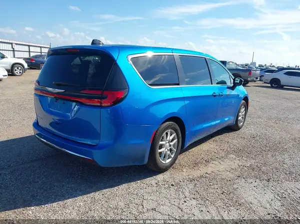 2C4RC1BGXTR262536 — 2026 Chrysler Pacifica, фото 4 с аукциона IAAI 05.10.2026, Левый бок