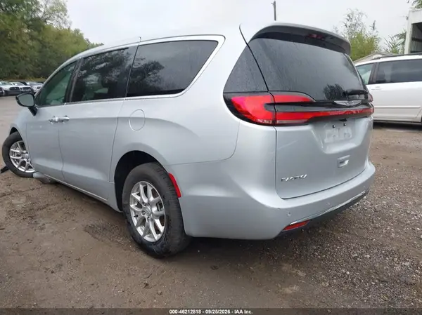 2C4RC1BG8TR185889 — 2026 Chrysler Pacifica, фото 3 с аукциона IAAI 28.09.2026, Левый бок