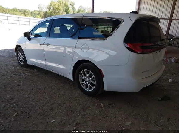 2C4RC1BGXTR272757 — 2026 Chrysler Pacifica, фото 3 с аукциона IAAI 30.09.2026, Передняя часть справа