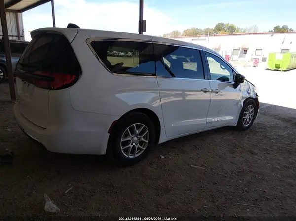 2C4RC1BGXTR272757 — 2026 Chrysler Pacifica, фото 4 с аукциона IAAI 30.09.2026, Передняя часть справа