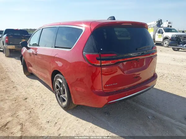 2C4RC1GGXVR601405 — 2027 Chrysler Pacifica, фото 3 с аукциона IAAI 06.10.2026, Передняя часть