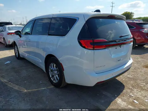 2027 Chrysler Pacifica VIN 2C4RC1BG1VR572724 фото 3