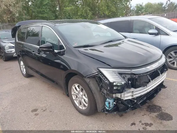 2C4RC1BG3VR552166 — 2027 Chrysler Pacifica, Задняя часть (Rear), фото до ремонта