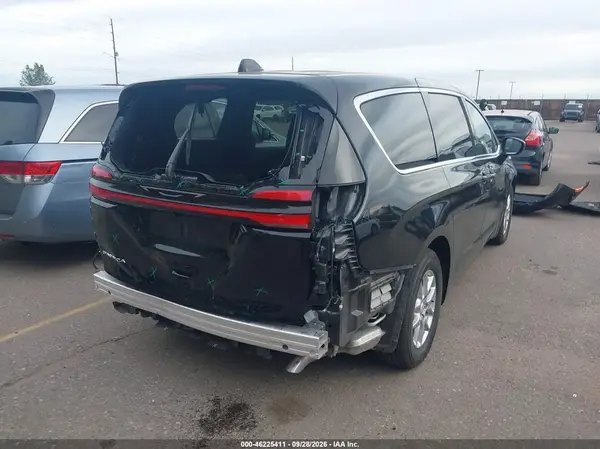 2C4RC1BG3VR552166 — 2027 Chrysler Pacifica, фото 4 с аукциона IAAI 09.10.2026, Задняя часть