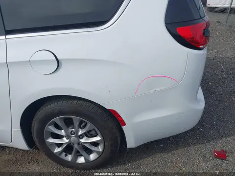 2C4RC1GG0VR598563 — 2027 Chrysler Pacifica, Сзади слева, фото до ремонта