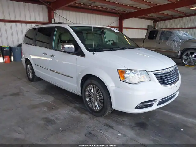 2C4RC1CG7GR188559 — 2016 Chrysler Town &amp; Country Touring-L Anniversary Edition, Естественный износ (Normal Wear & Tear), фото до ремонта