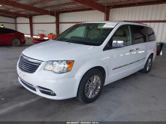 2C4RC1CG7GR188559 — 2016 Chrysler Town &amp; Country Touring-L Anniversary Edition, фото 2 с аукциона IAAI 06.10.2026, Естественный износ