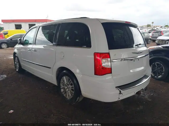 2C4RC1CG0GR189665 — 2016 Chrysler Town &amp; Country Touring-L Anniversary Edition, фото 3 с аукциона IAAI 13.10.2026, Естественный износ