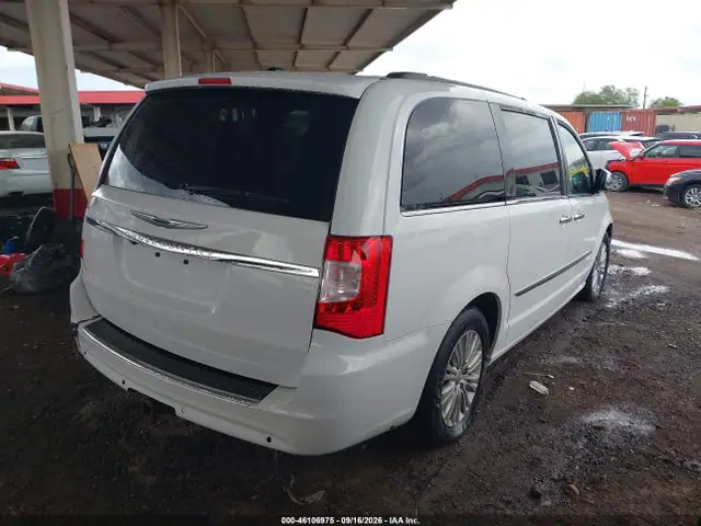 2C4RC1CG0GR189665 — 2016 Chrysler Town &amp; Country Touring-L Anniversary Edition, фото 4 с аукциона IAAI 13.10.2026, Естественный износ