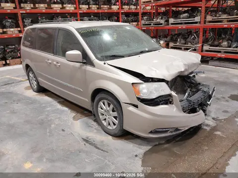 2C4RC1BG2ER315376 — 2014 Chrysler Town &amp; Country Touring, Передняя часть (Front), фото до ремонта