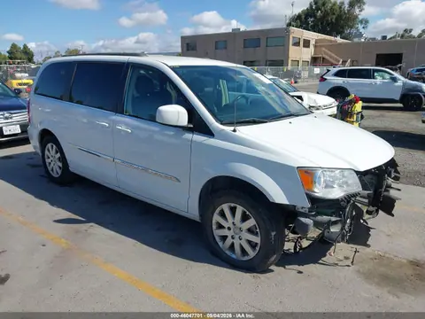 2C4RC1BG0GR298869 — 2016 Chrysler Town &amp; Country Touring, Передняя часть (Front End), фото до ремонта