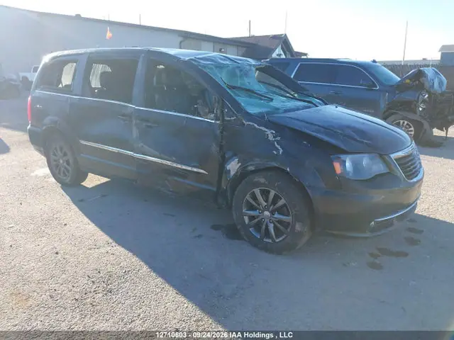 2C4RC1HG4FR738856 — 2015 Chrysler Town &amp; Country, Передняя часть (Front), фото до ремонта