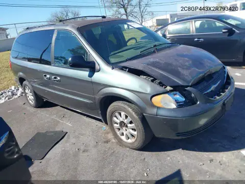 2002 Chrysler Town & Country Lx VIN 2C8GP443X2R793420 фото 2
