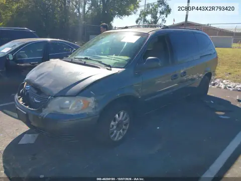 2002 Chrysler Town & Country Lx VIN 2C8GP443X2R793420 фото 3