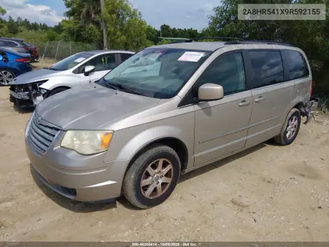 2009 Chrysler Town & Country Touring VIN 2A8HR541X9R592155 фото 3