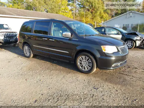 2C4RC1CG0DR634370 — 2013 Chrysler TOWN & Country, Сзади, фото до ремонта