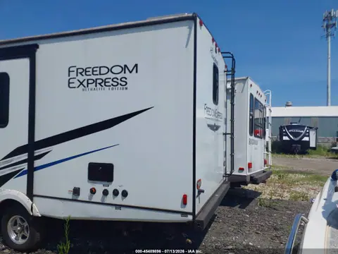 2022 Coachmen Other VIN 5ZT2FEPB1NW024984 фото 3