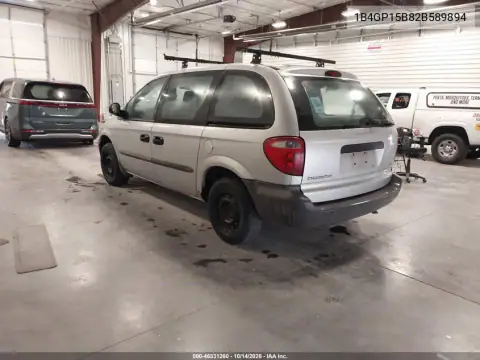 1B4GP15B82B589894 — 2002 Dodge Caravan, фото 3 с аукциона IAAI, Естественный износ