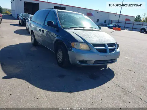1D4GP24R25B293641 — 2005 Dodge Caravan, Передний левый, фото до ремонта