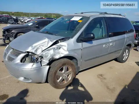 1D4GP45R55B195651 — 2005 Dodge Caravan, фото 3 с аукциона IAAI, Боковая часть