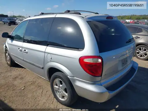 1D4GP45R55B195651 — 2005 Dodge Caravan, фото 4 с аукциона IAAI, Боковая часть