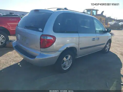 1D4GP45R55B195651 — 2005 Dodge Caravan, фото 5 с аукциона IAAI, Боковая часть