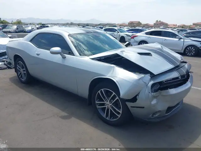 2C3CDZGG8KH759989 — 2019 Dodge Challenger SXT AWD, Передняя часть справа (Right Front), фото до ремонта