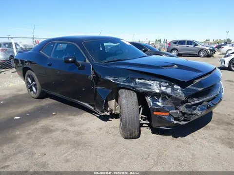 2C3CDZGG0PH587531 — 2023 Dodge Challenger SXT AWD, Передняя часть справа (Right Front), фото до ремонта