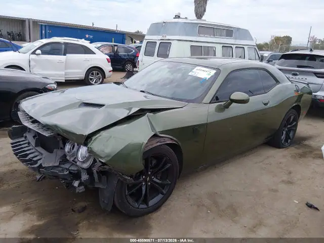 2C3CDZAGXJH334670 — 2018 Dodge Challenger SXT Plus, фото 2 с аукциона IAAI 14.10.2026, Передняя часть