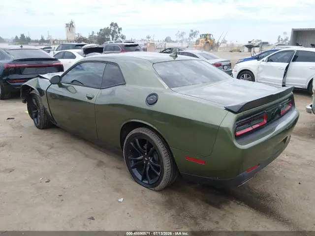 2C3CDZAGXJH334670 — 2018 Dodge Challenger SXT Plus, фото 3 с аукциона IAAI 14.10.2026, Передняя часть