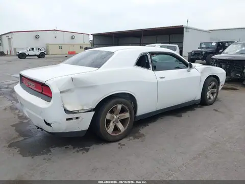 2014 Dodge Challenger Sxt VIN 2C3CDYAG1EH294575 фото 4