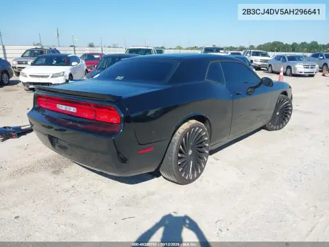 2B3CJ4DV5AH296641 — 2010 Dodge Challenger, Передняя часть, фото до ремонта
