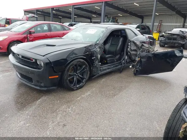 2C3CDZBT0GH201887 — 2016 Dodge Challenger, фото 2 с аукциона IAAI, Левый бок
