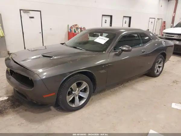 2C3CDZAG0GH290073 — 2016 Dodge Challenger, фото 2 с аукциона IAAI, Передняя часть