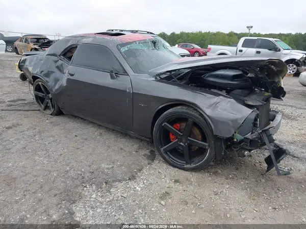 2C3CDZBT8HH636366 — 2017 Dodge Challenger, Опрокидывание (Rollover), фото до ремонта