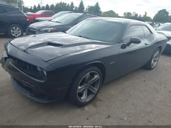 2C3CDZBT7JH252701 — 2018 Dodge Challenger, фото 2 с аукциона IAAI, Передняя часть