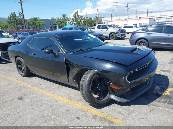2C3CDZJG8KH672358 — 2019 Dodge Challenger, Передняя часть справа (Right Front), фото до ремонта
