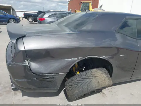 2C3CDZC9XKH642616 — 2019 Dodge Challenger, Сзади слева, фото до ремонта