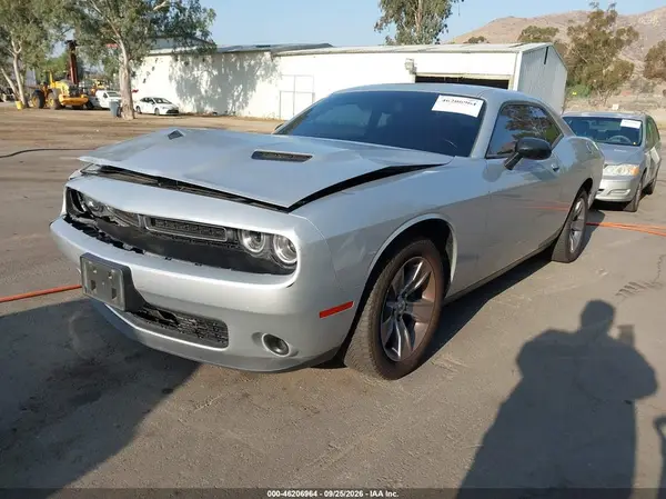 2C3CDZAG6LH159496 — 2020 Dodge Challenger, фото 2 с аукциона IAAI, Передняя часть