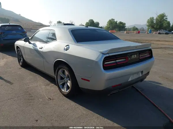 2C3CDZAG6LH159496 — 2020 Dodge Challenger, фото 3 с аукциона IAAI, Передняя часть