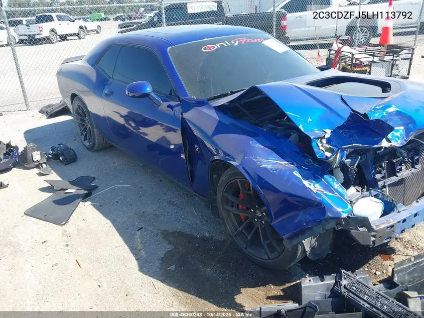2C3CDZFJ5LH113792 — 2020 Dodge Challenger, фото 2 с аукциона IAAI, Передняя часть
