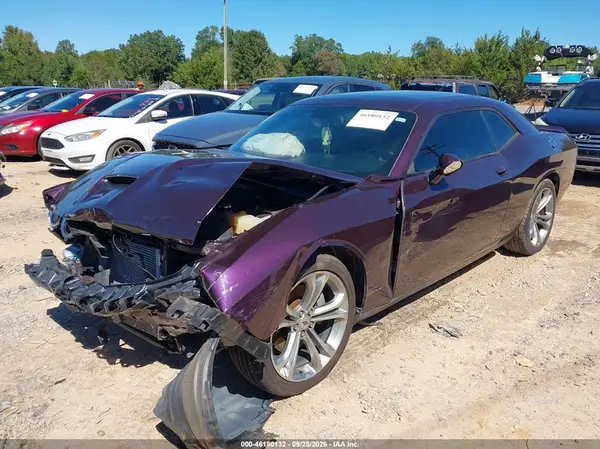 2C3CDZJG0MH607247 — 2021 Dodge Challenger, фото 2 с аукциона IAAI, Передняя часть