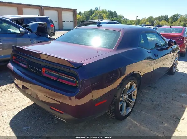 2C3CDZJG0MH607247 — 2021 Dodge Challenger, фото 4 с аукциона IAAI, Передняя часть