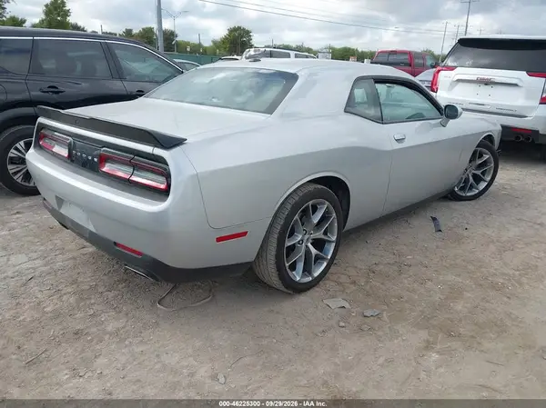 2C3CDZJG4PH558428 — 2023 Dodge Challenger, фото 4 с аукциона IAAI, Передняя часть