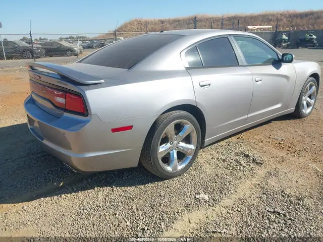 2C3CDXHG6EH180331 — 2014 Dodge Charger SXT Plus, фото 4 с аукциона IAAI 14.10.2026, Естественный износ