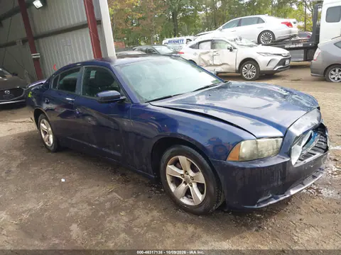 2C3CDXBG0DH571174 — 2013 Dodge Charger, Передняя часть, фото до ремонта